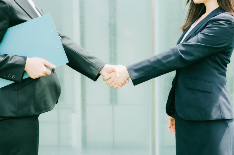 闇金トラブルは警察だけでなく弁護士・司法書士への相談も必須